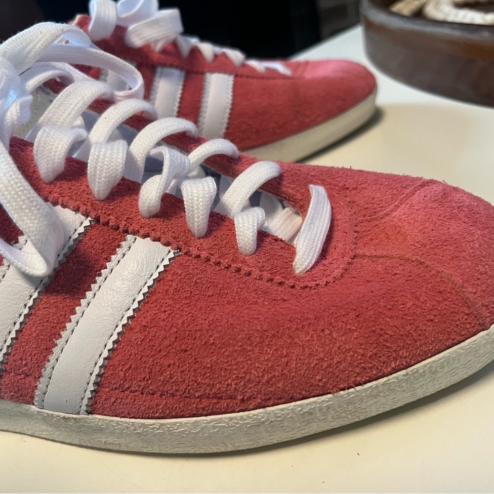 Adidas Gazelle Vintage Salmon Pink and White Shoes - Picture 3 of 7